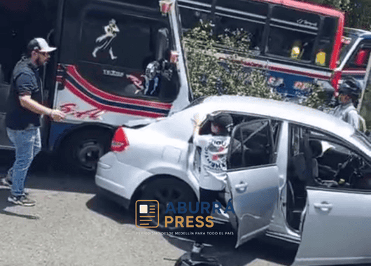 Accidente múltiple en la avenida 80 deja al menos dos personas lesionadas