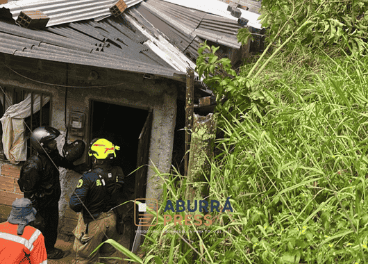 Emergencia en Medellín: colapso parcial de vivienda en Manzanillo deja cuatro personas evacuadas